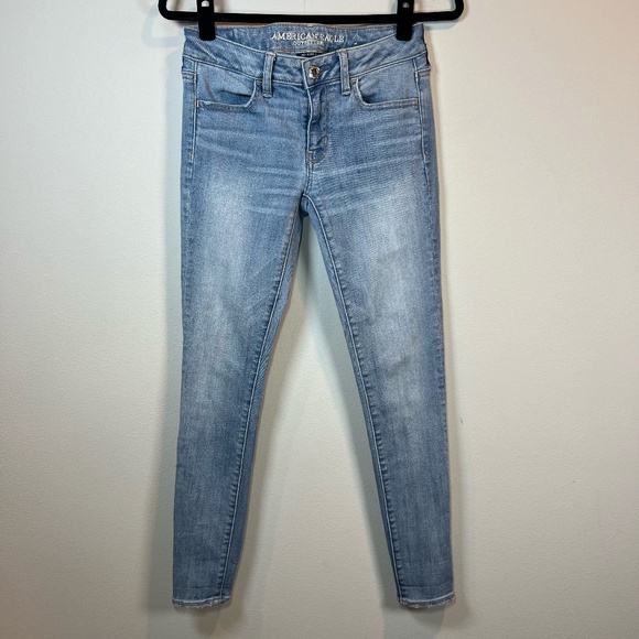 American Eagle Women's Super Super Stretch Jegging Jeans Light Blue Denim Size 4 - Picture 1 of 12